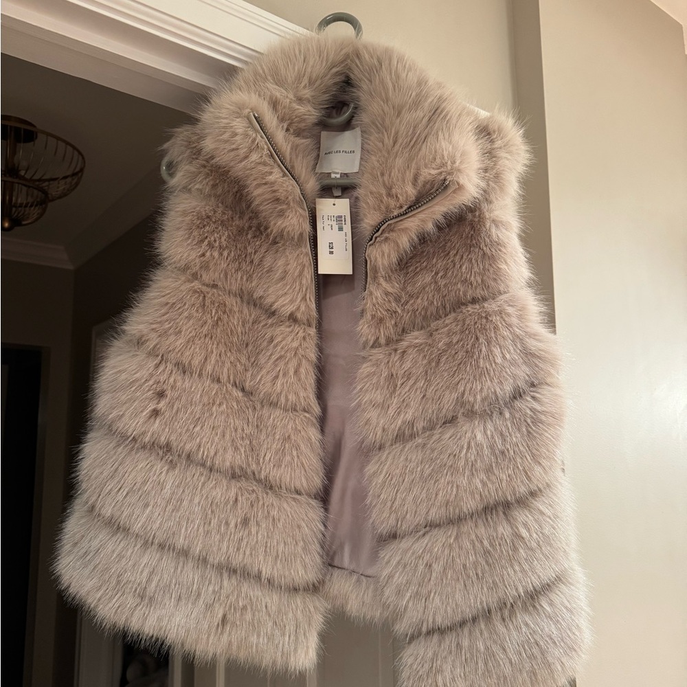 Avec Les Filles Faux Fur Vest in Beige